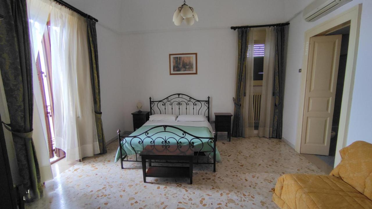 Casa Resci - Dimora Del 1884 Bed & Breakfast Tricase Exterior foto